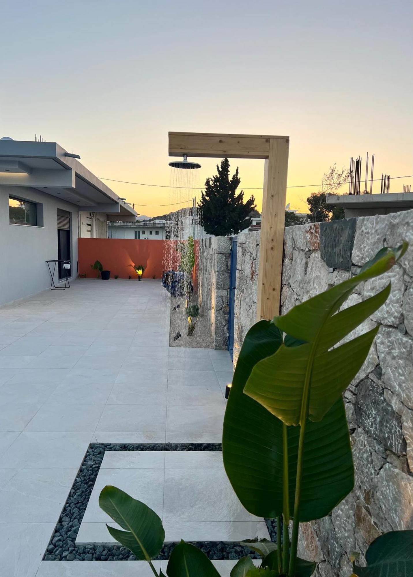 Cora May Central Villa With Private Pool 200M To The Beach Faliraki Luaran gambar